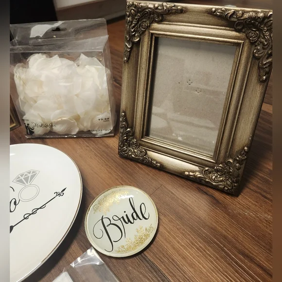 Mostly NWT/NIB Assorted Wedding Tabletop Decorations